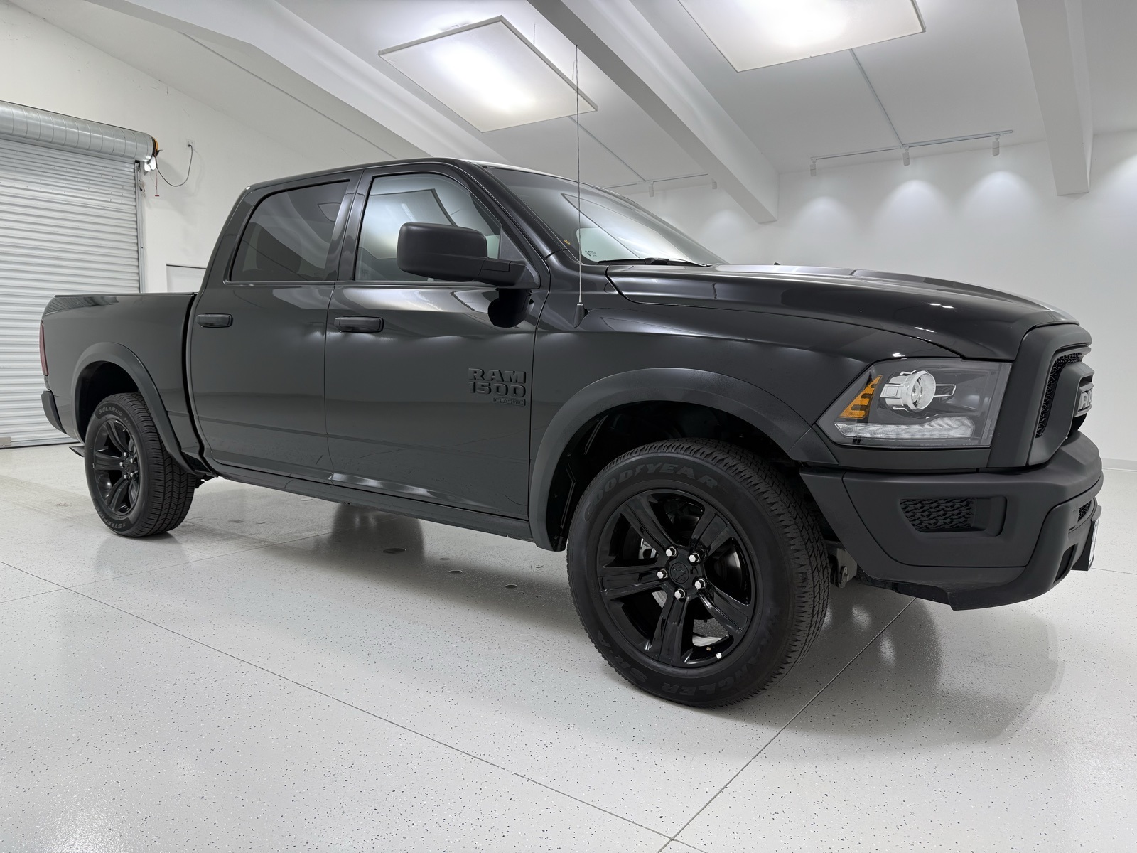 2024 RAM 1500 Classic Warlock Crew Cab 4WD