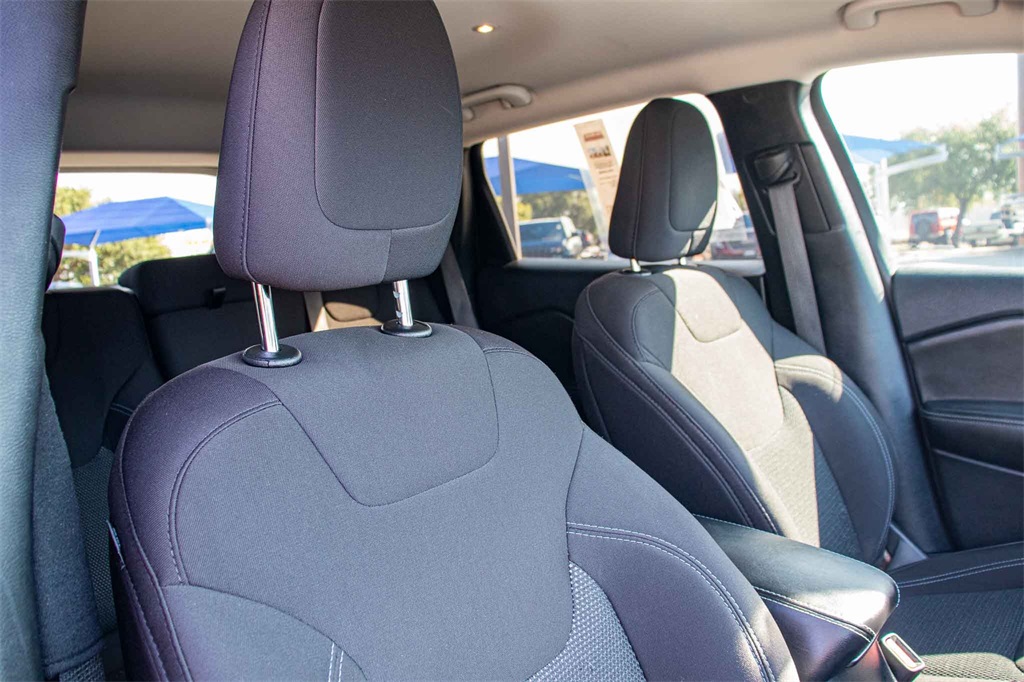 Used Car 2020 Jeep Cherokee  Latitude For Sale Under $20,000 In San Marcos, Texas