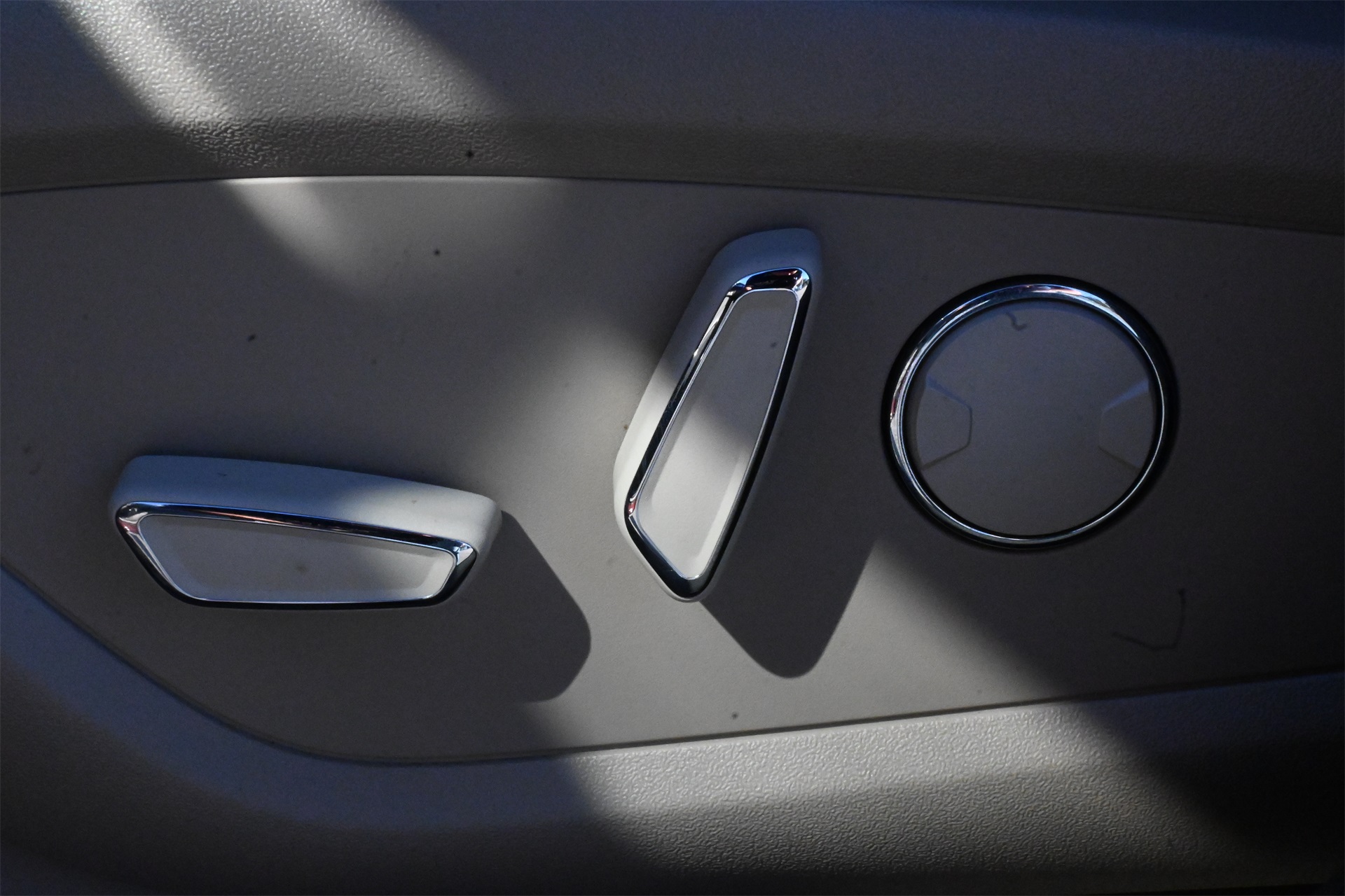 2022 Lincoln Nautilus Reserve Red at Classic Chevrolet Galveston