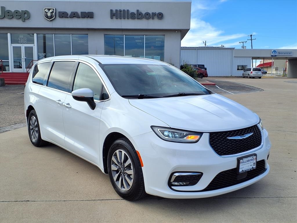 2023 Chrysler Pacifica Hybrid Touring L FWD