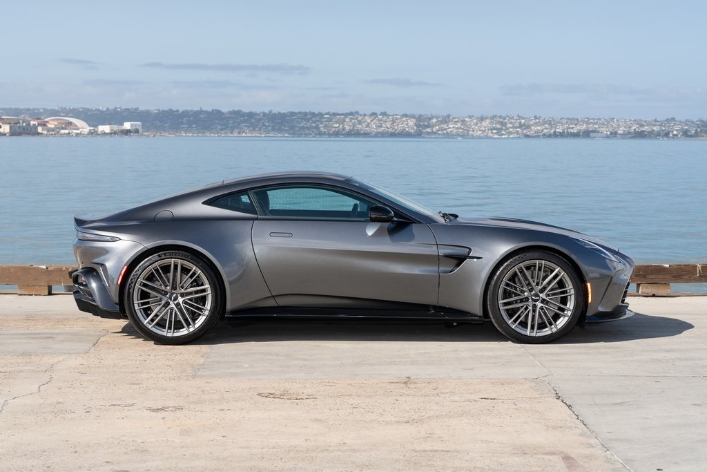 Aston Martin 2026 Vantage 