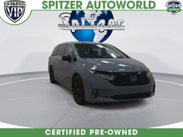 View vehicle photo 3