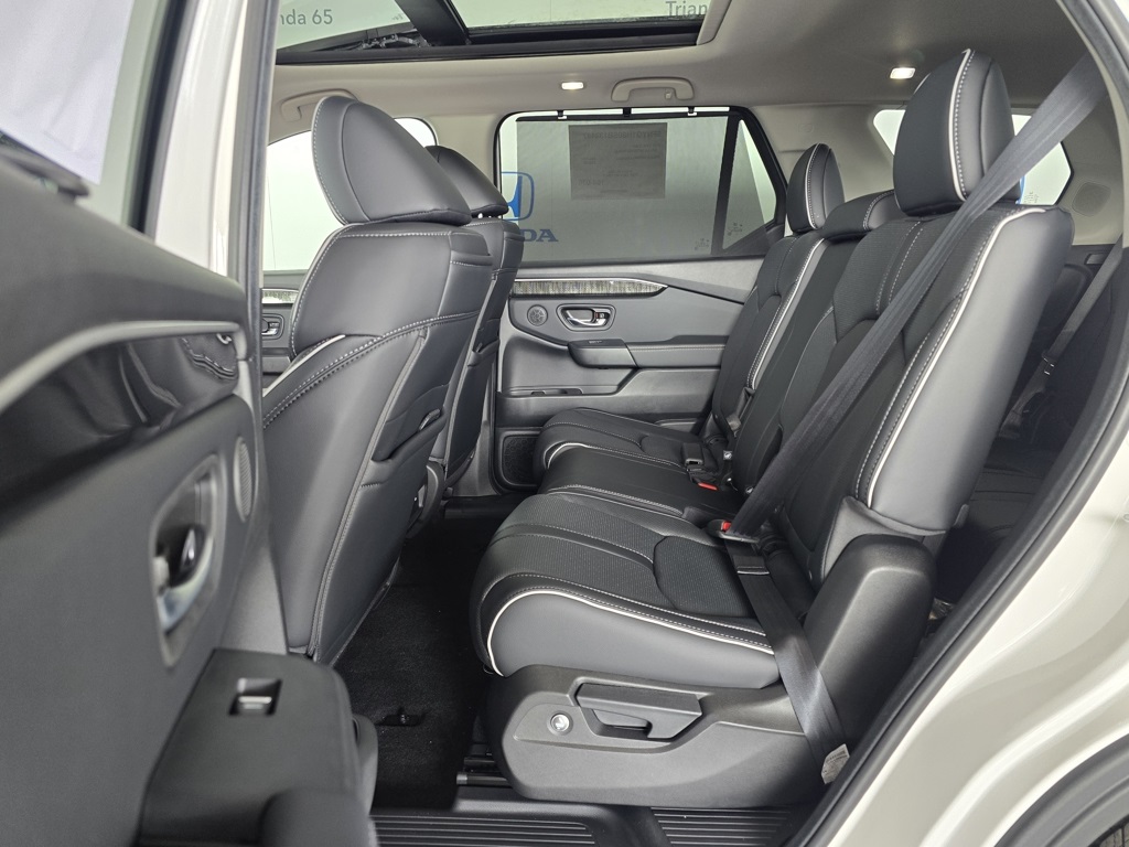 Thumbnail: 2025 Honda Pilot - 15