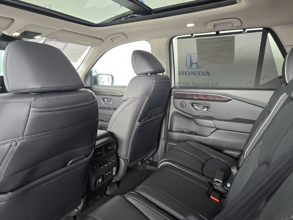 Thumbnail: 2025 Honda Pilot - 18