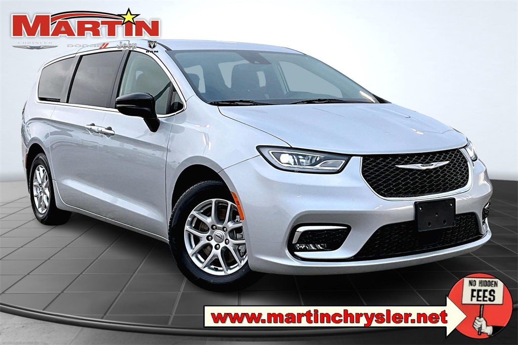 2024 Chrysler Pacifica Touring L Silver at Mac Haik CDJR North Houston