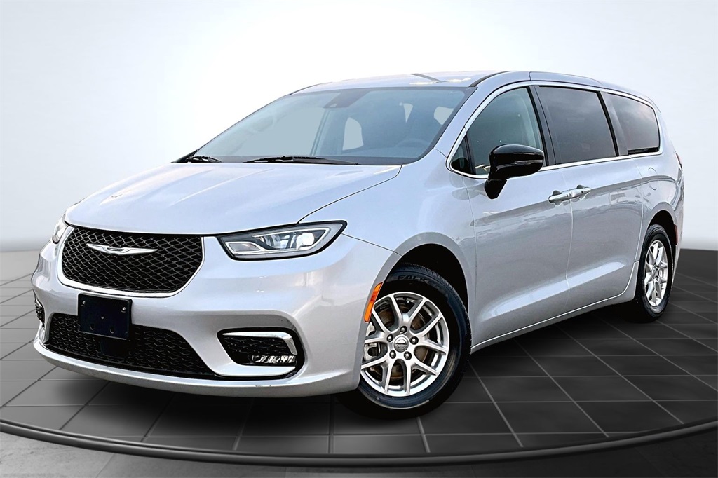 2024 Chrysler Pacifica Touring L Silver at Mac Haik CDJR North Houston
