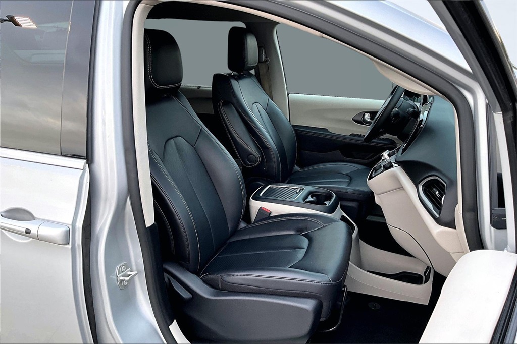 2024 Chrysler Pacifica Touring L Silver at Mac Haik CDJR North Houston