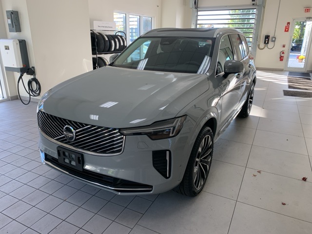 2026 Volvo XC90 B6 Plus 7-Passenger AWD