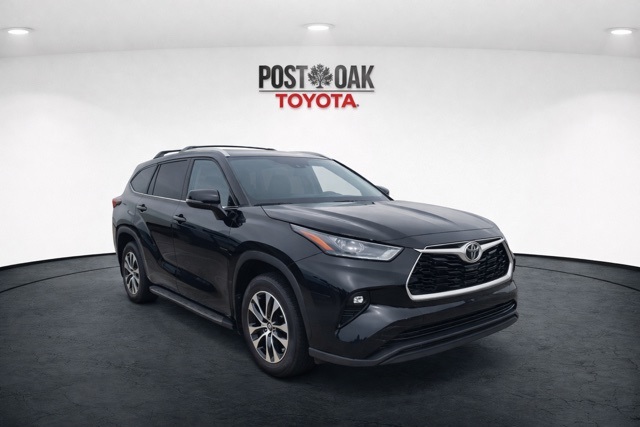 2023 Toyota Highlander XLE FWD