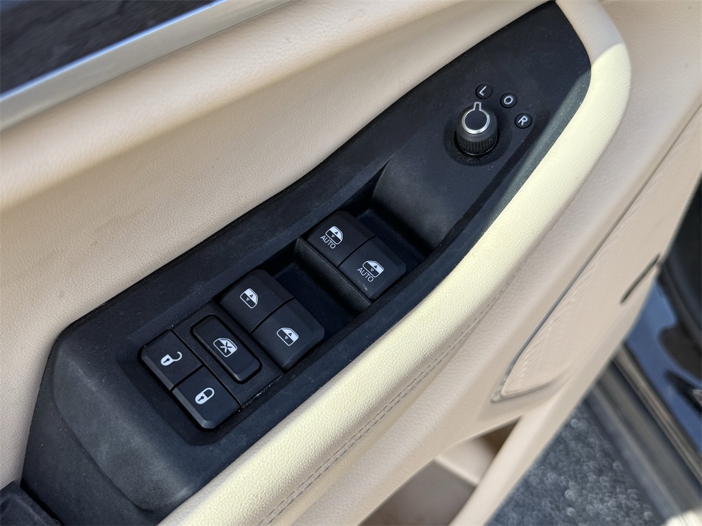 2022 Jeep Grand Cherokee Limited Black at Victoria Chrysler Dodge Jeep Ram