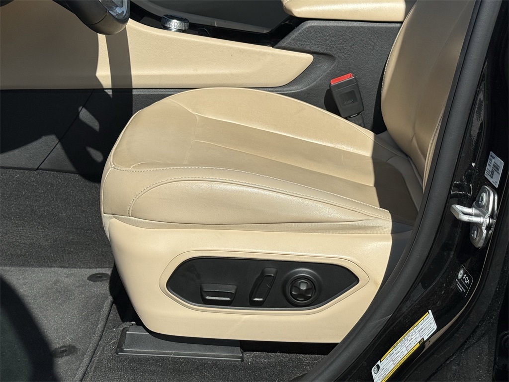 2022 Jeep Grand Cherokee Limited Black at Victoria Chrysler Dodge Jeep Ram