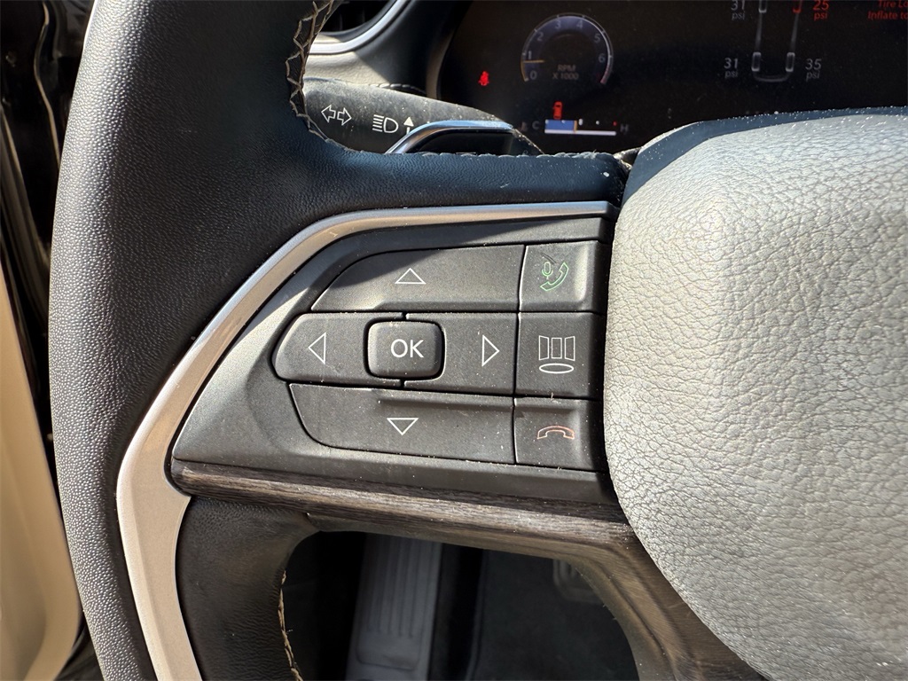 2022 Jeep Grand Cherokee Limited Black at Victoria Chrysler Dodge Jeep Ram