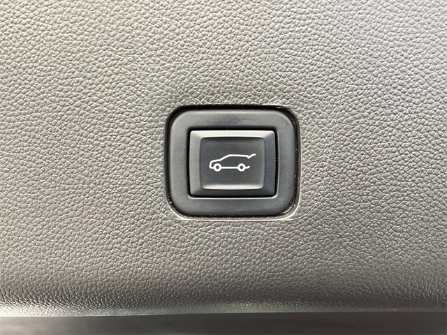 Used Car 2023 Chevrolet Traverse  Premier For Sale Under $40,000 In San Antonio, Texas