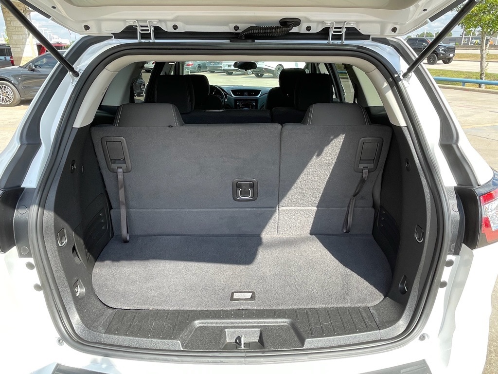 2017 Chevrolet Traverse LT White at Bravo Nissan