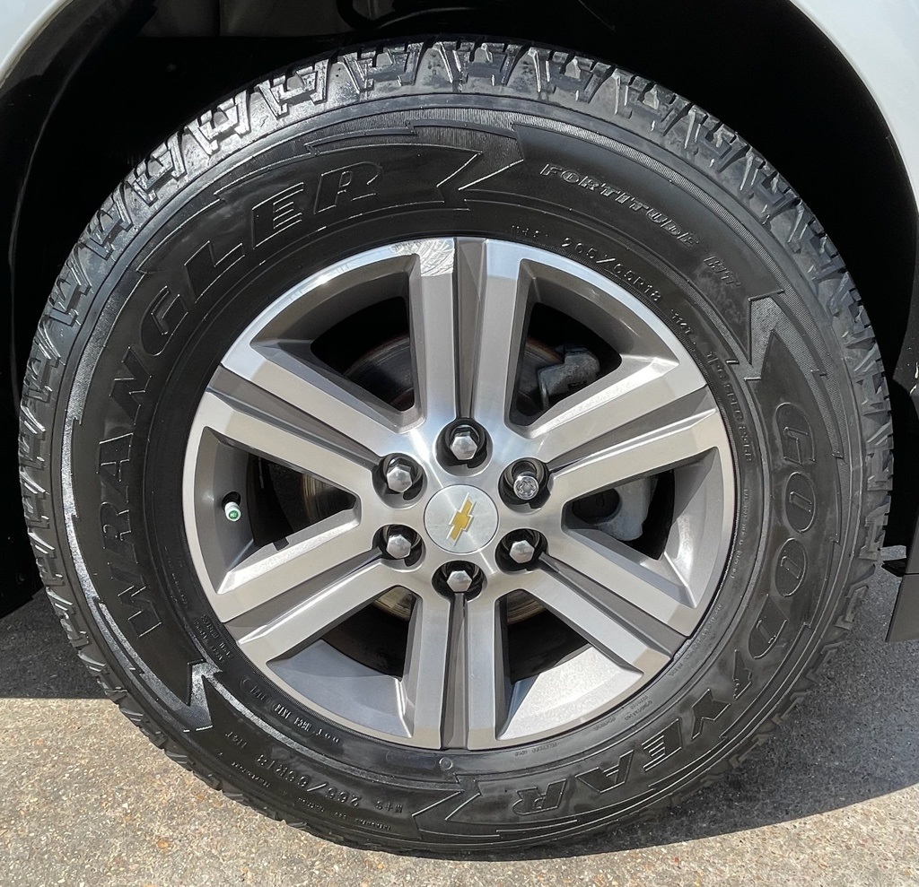 2017 Chevrolet Traverse LT White at Bravo Nissan