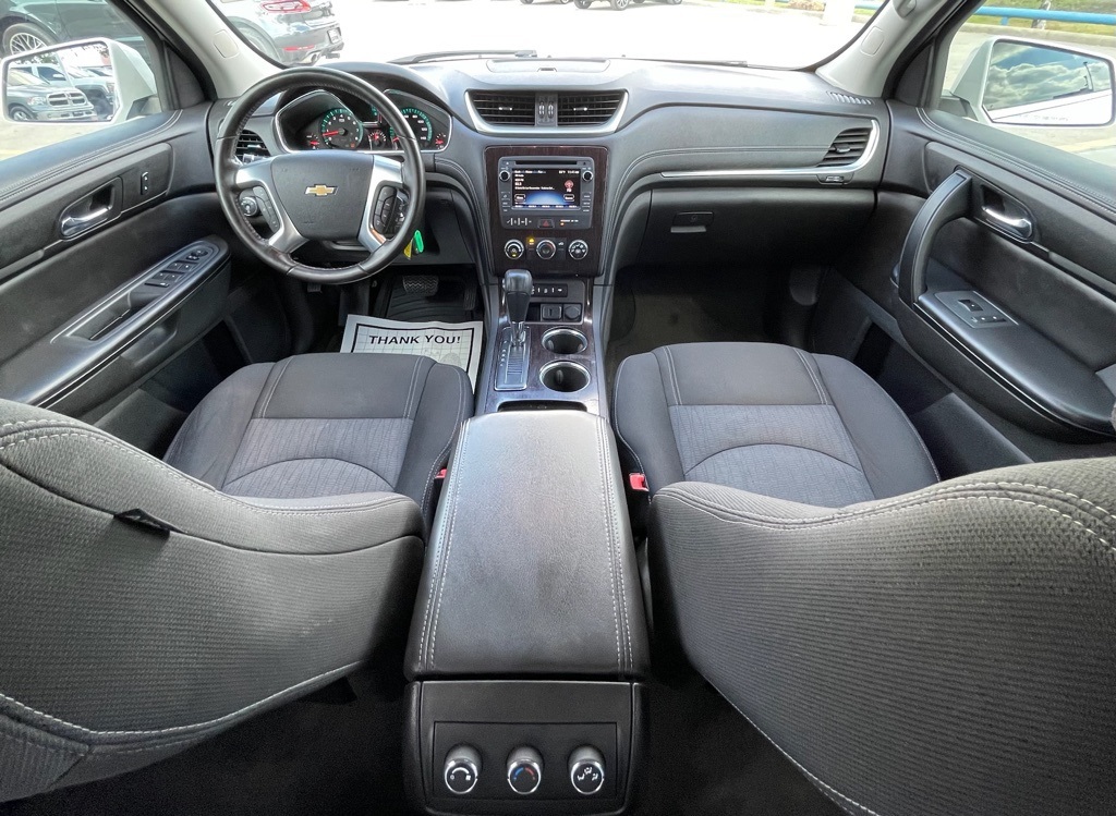 2017 Chevrolet Traverse LT White at Bravo Nissan