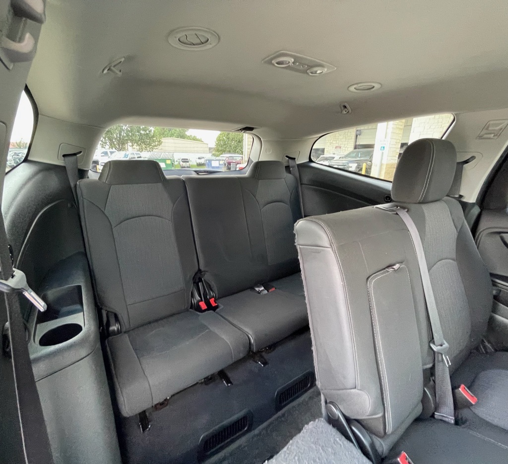 2017 Chevrolet Traverse LT White at Bravo Nissan