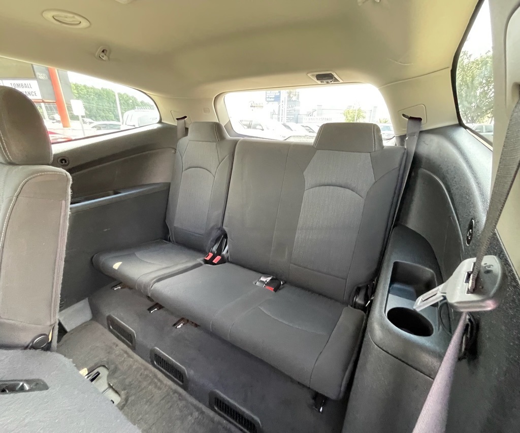 2017 Chevrolet Traverse LT White at Bravo Nissan