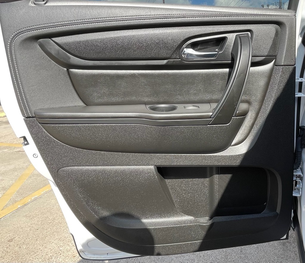 2017 Chevrolet Traverse LT White at Bravo Nissan