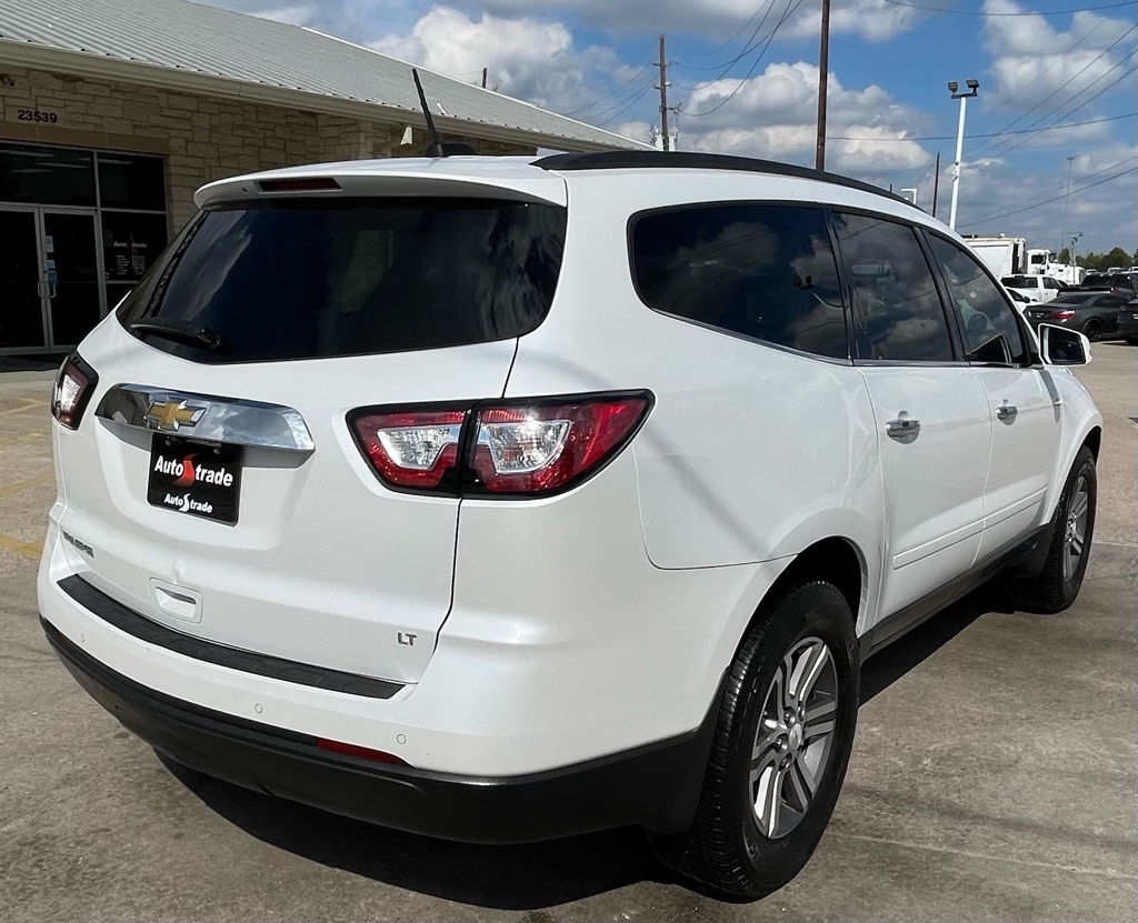 2017 Chevrolet Traverse LT White at Bravo Nissan
