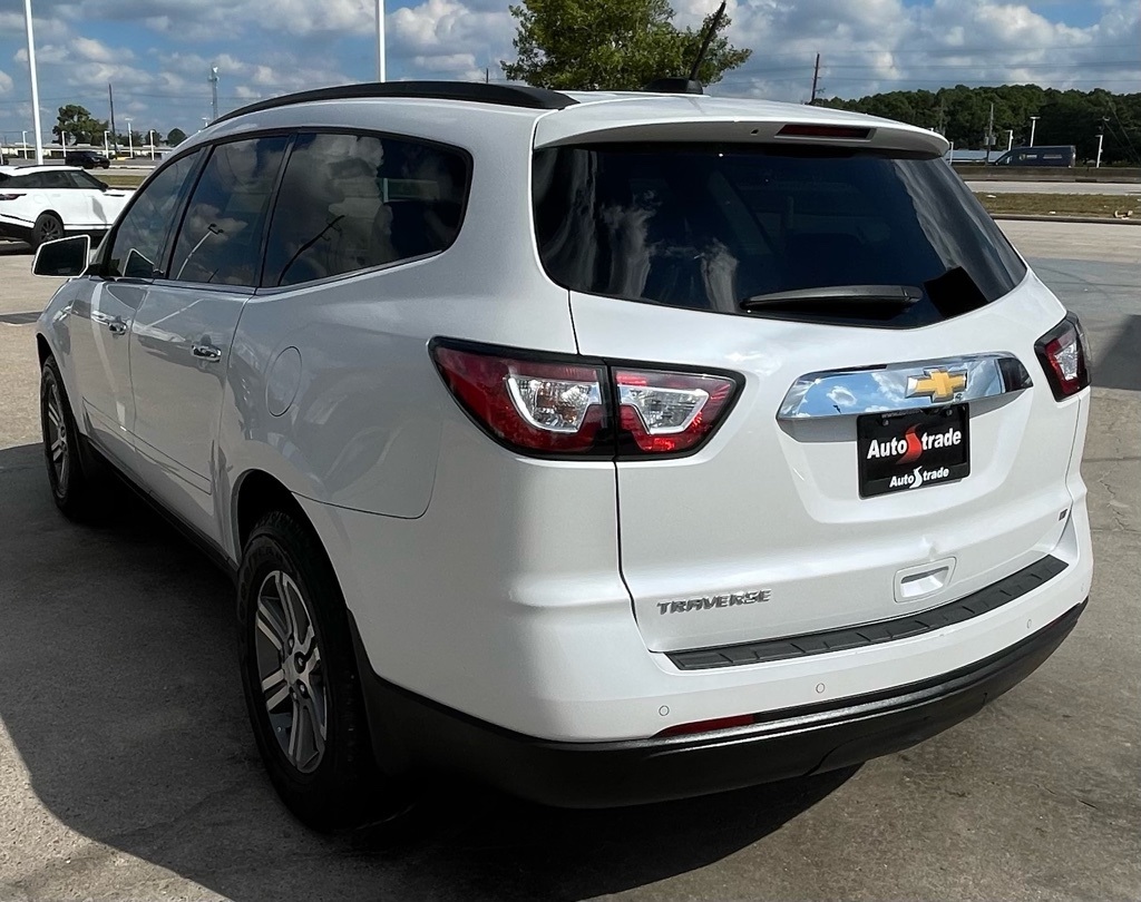 2017 Chevrolet Traverse LT White at Bravo Nissan