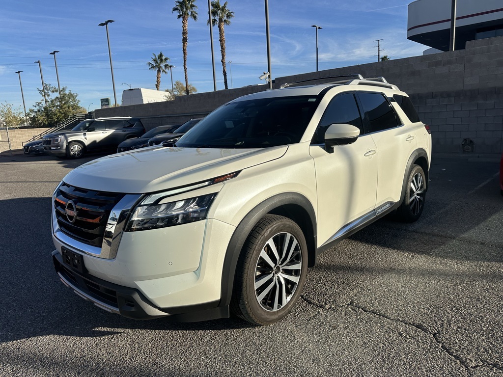 2023 Nissan Pathfinder Platinum
