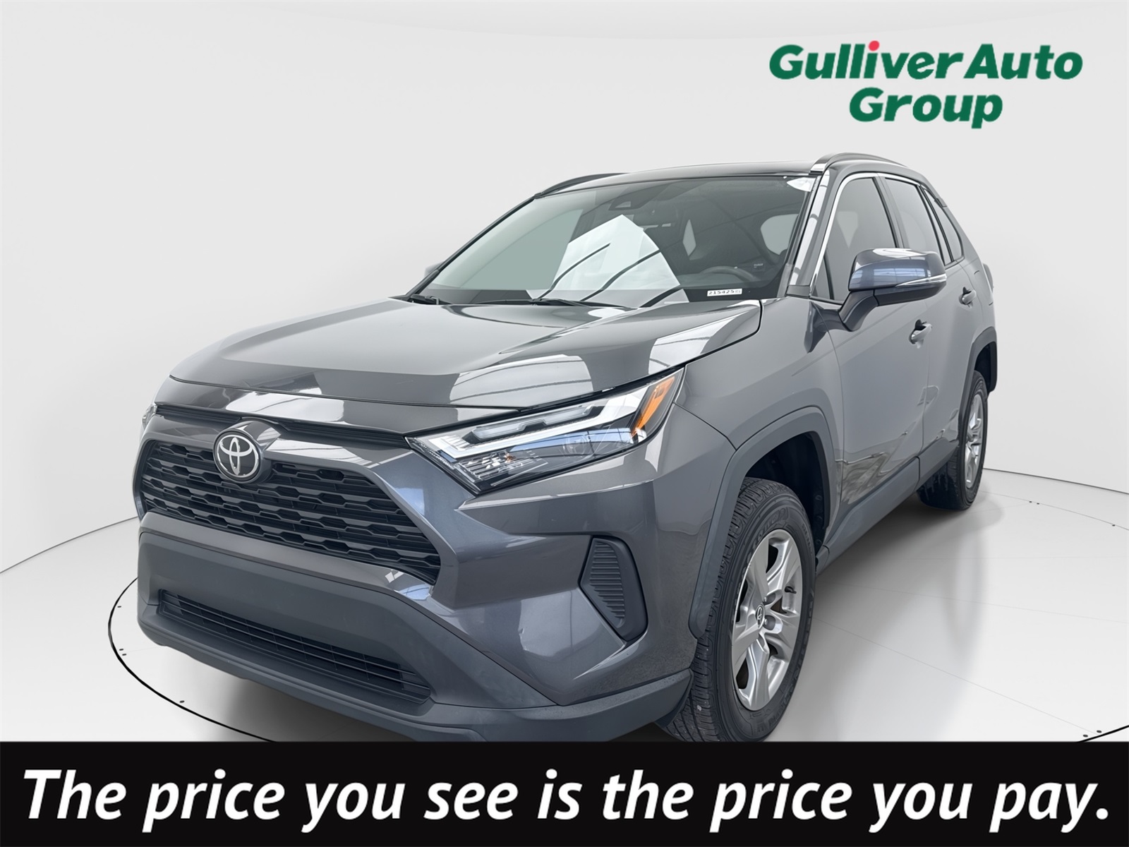 2022 Toyota RAV4 XLE's photo