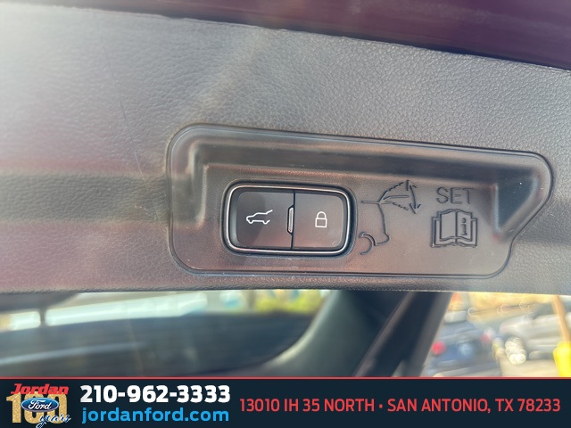 Used Car 2022 Ford Explorer  Xlt For Sale Under $30,000 In San Antonio, Texas
