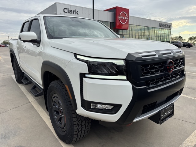 2026 Nissan Frontier PRO-4X's photo