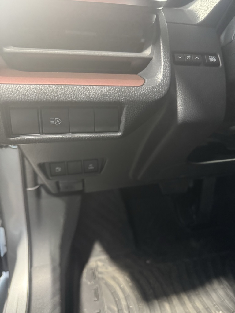 Thumbnail: 2025 Toyota Prius - 32