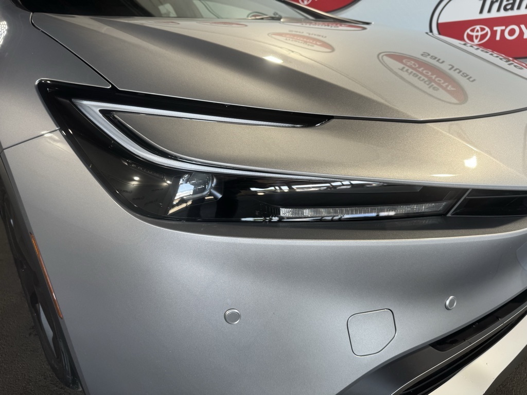 Thumbnail: 2025 Toyota Prius - 9