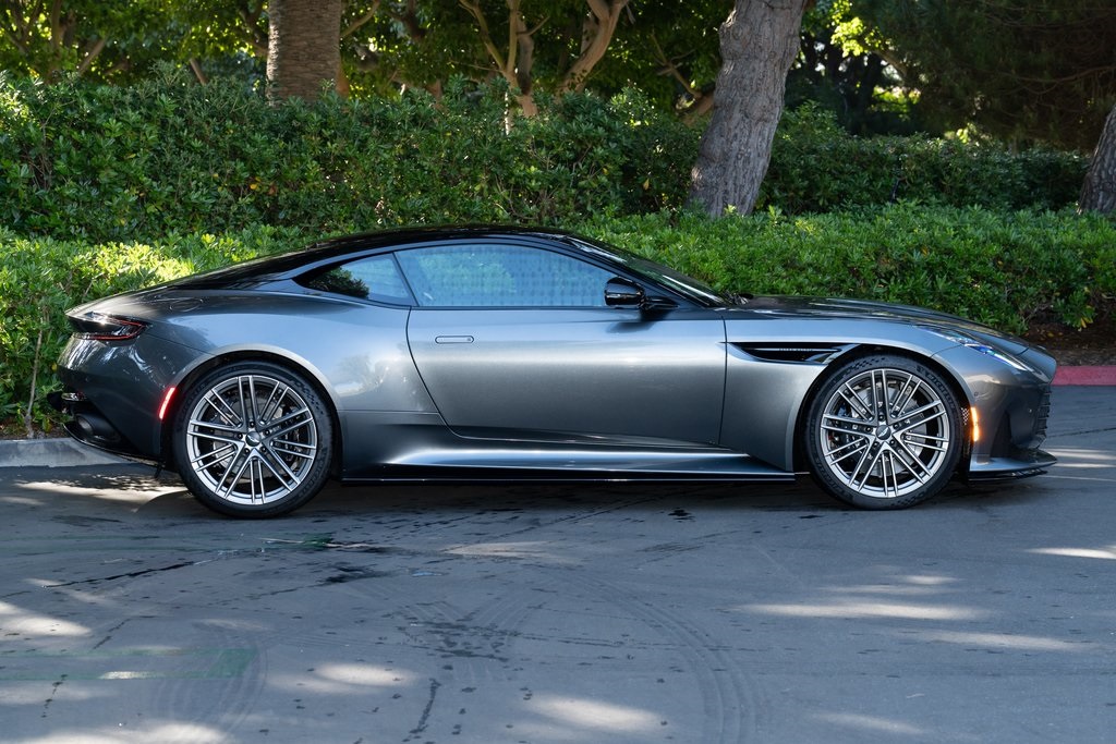 Aston Martin 2025 DB12 