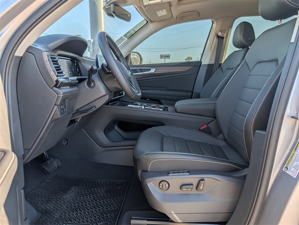 2025 Volkswagen Atlas 2.0T SEL - 11