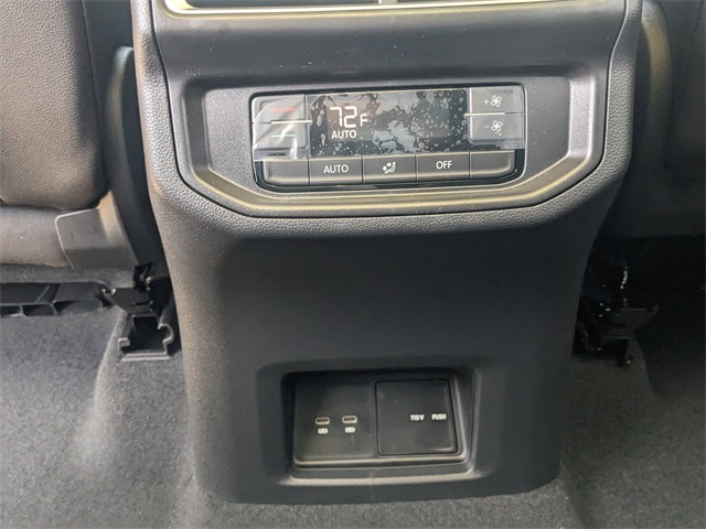 2025 Volkswagen Atlas 2.0T Peak Edition - 11