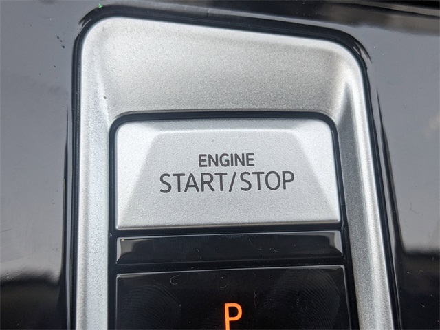 2025 Volkswagen Atlas 2.0T Peak Edition Green at Stokes Volkswagen