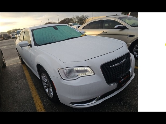 2020 Chrysler 300 Touring L RWD