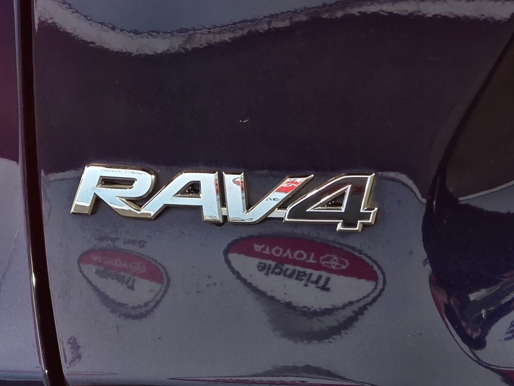 Thumbnail: 2022 Toyota RAV4 - 11
