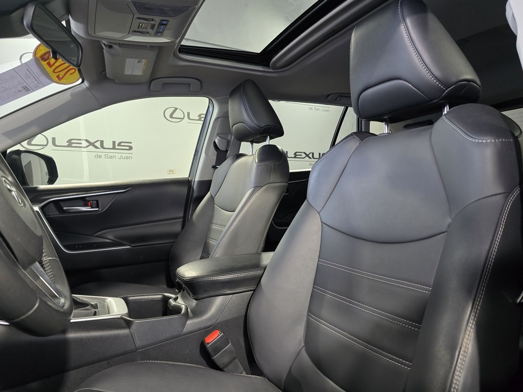 Thumbnail: 2022 Toyota RAV4 - 15