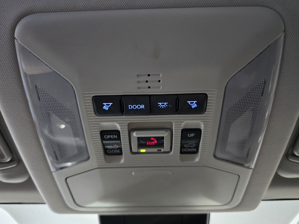 Thumbnail: 2022 Toyota RAV4 - 19