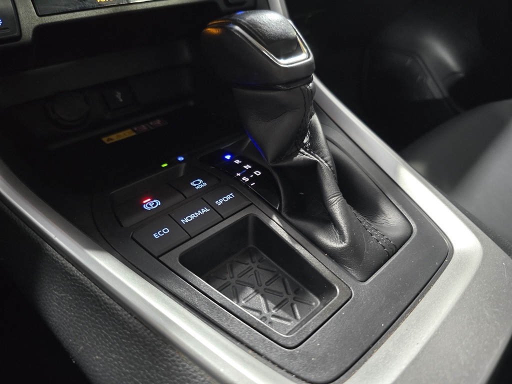 Thumbnail: 2022 Toyota RAV4 - 24