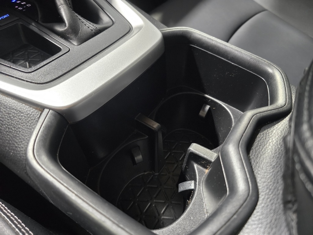 Thumbnail: 2022 Toyota RAV4 - 25