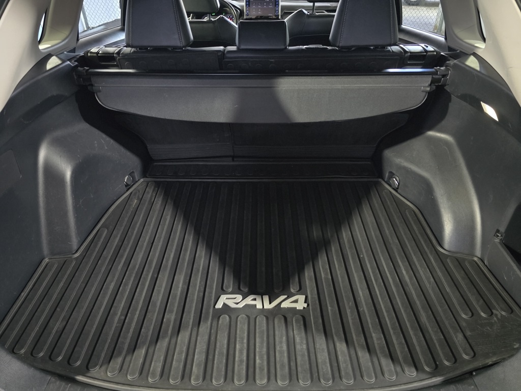 Thumbnail: 2022 Toyota RAV4 - 29