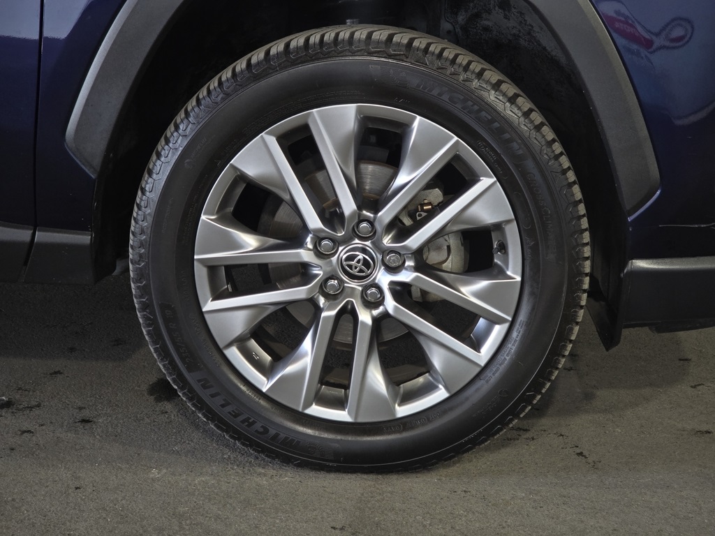 Thumbnail: 2022 Toyota RAV4 - 4