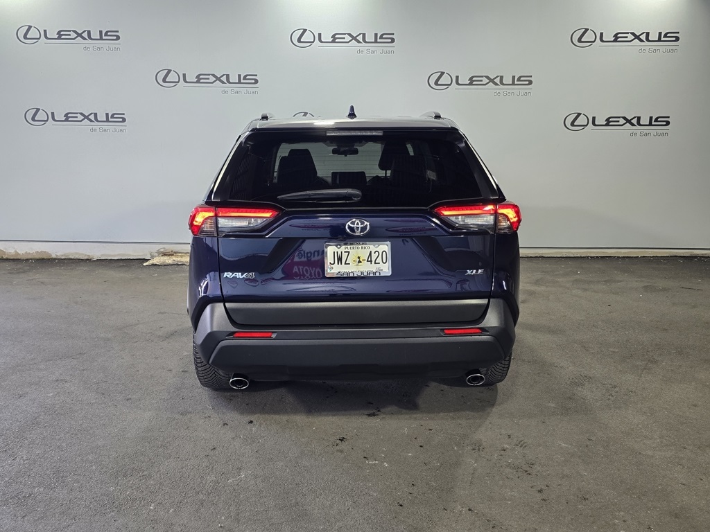 Thumbnail: 2022 Toyota RAV4 - 9