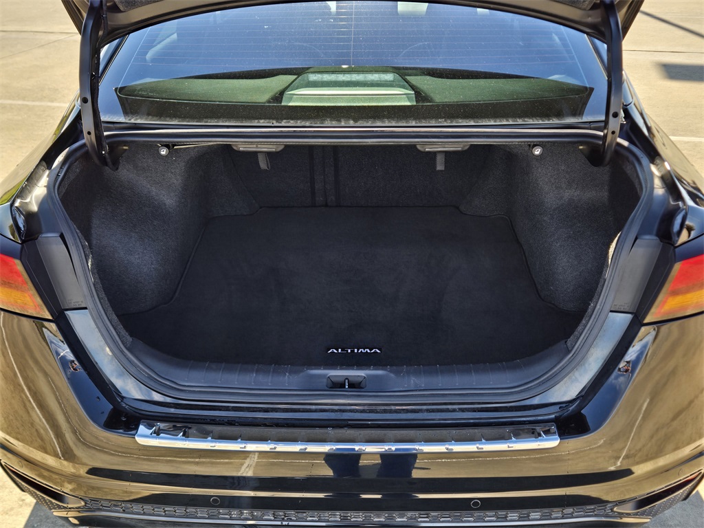 2023 Nissan Altima 2.0 SR Black at Central Houston Nissan