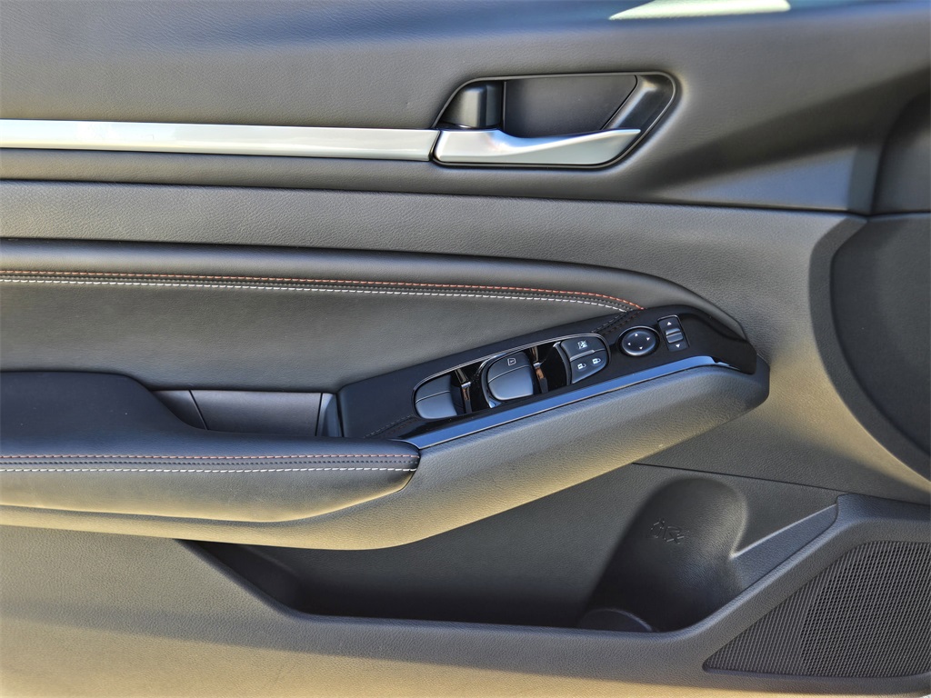2023 Nissan Altima 2.0 SR Black at Central Houston Nissan