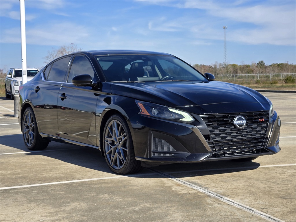 2023 Nissan Altima 2.0 SR Black at Central Houston Nissan
