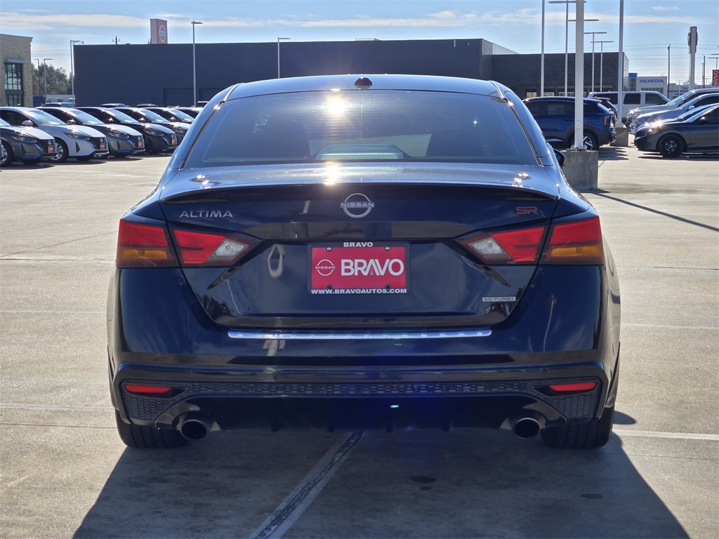 2023 Nissan Altima 2.0 SR Black at Central Houston Nissan