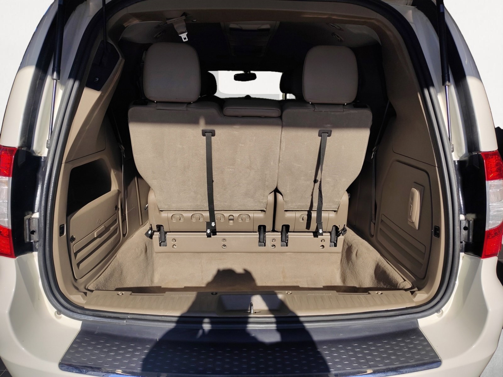 Used Car 2013 Chrysler Town & Country  Touring-l For Sale Under $10,000 In San Antonio, Texas