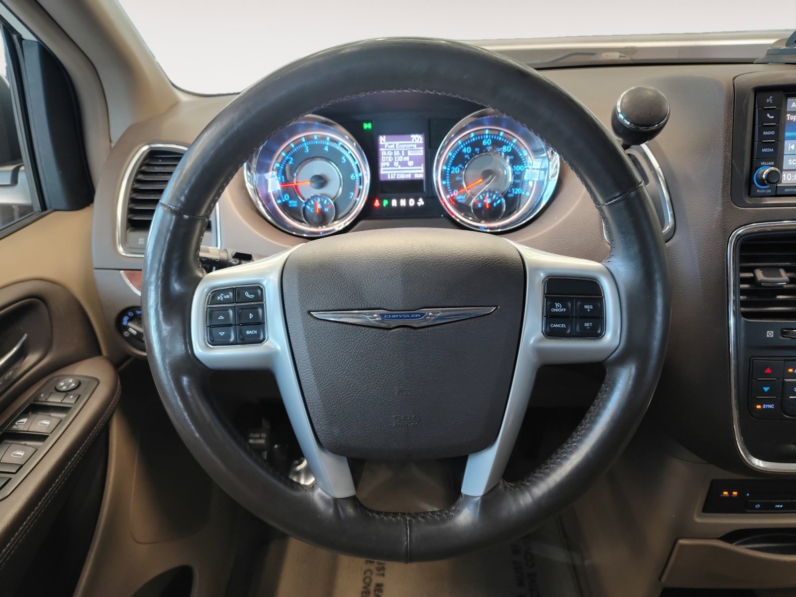 Used Car 2013 Chrysler Town & Country  Touring-l For Sale Under $10,000 In San Antonio, Texas